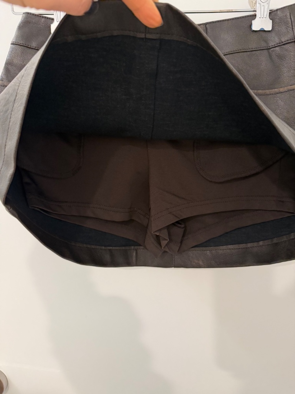 Garage skort - Picture 4 of 6